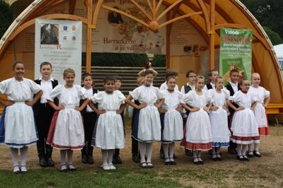 Harruckern Néptáncegyüttes